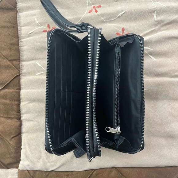 Kenneth Cole cross body bag - Picture 3 of 5